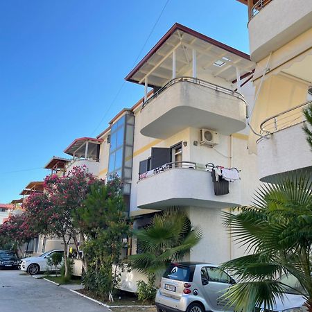 House For Rent Jurgen Villa Golem  Bagian luar foto