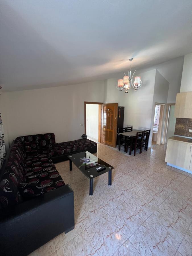 House For Rent Jurgen Villa Golem  Bagian luar foto