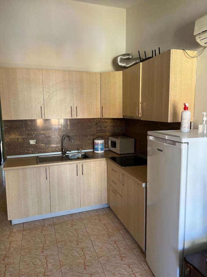 House For Rent Jurgen Villa Golem  Bagian luar foto