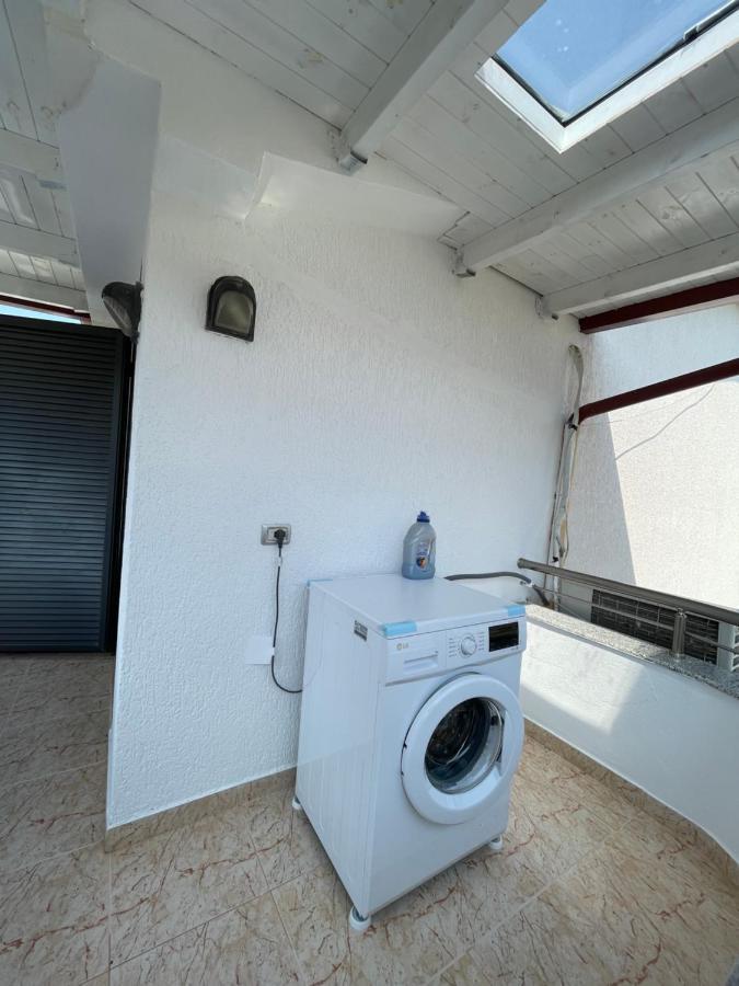 House For Rent Jurgen Villa Golem  Bagian luar foto