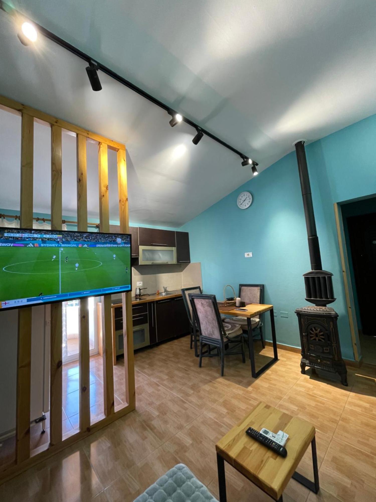 House For Rent Jurgen Villa Golem  Bagian luar foto